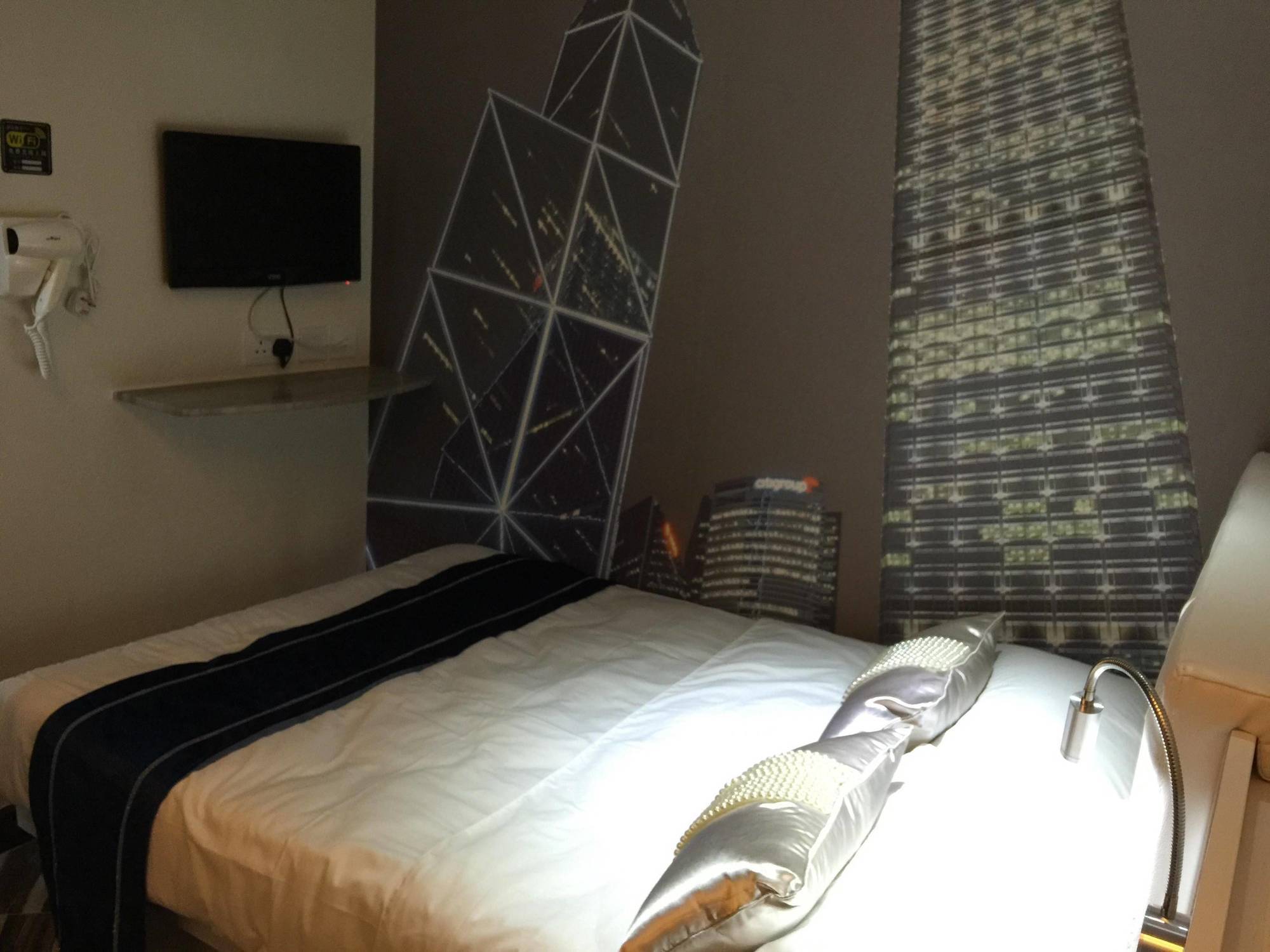Move Inn Hong Kong Bagian luar foto